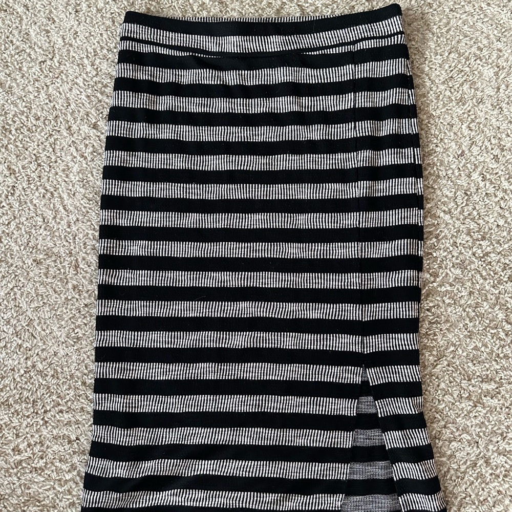 Black and White Striped Tank Top and Skirt Set - Picture 6 of 7